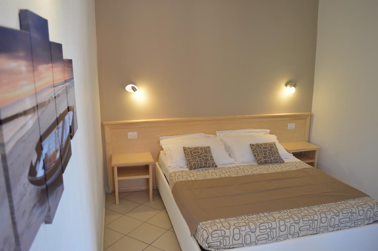 Guest Rooms Affittacamere San Teodoro  Exterior photo