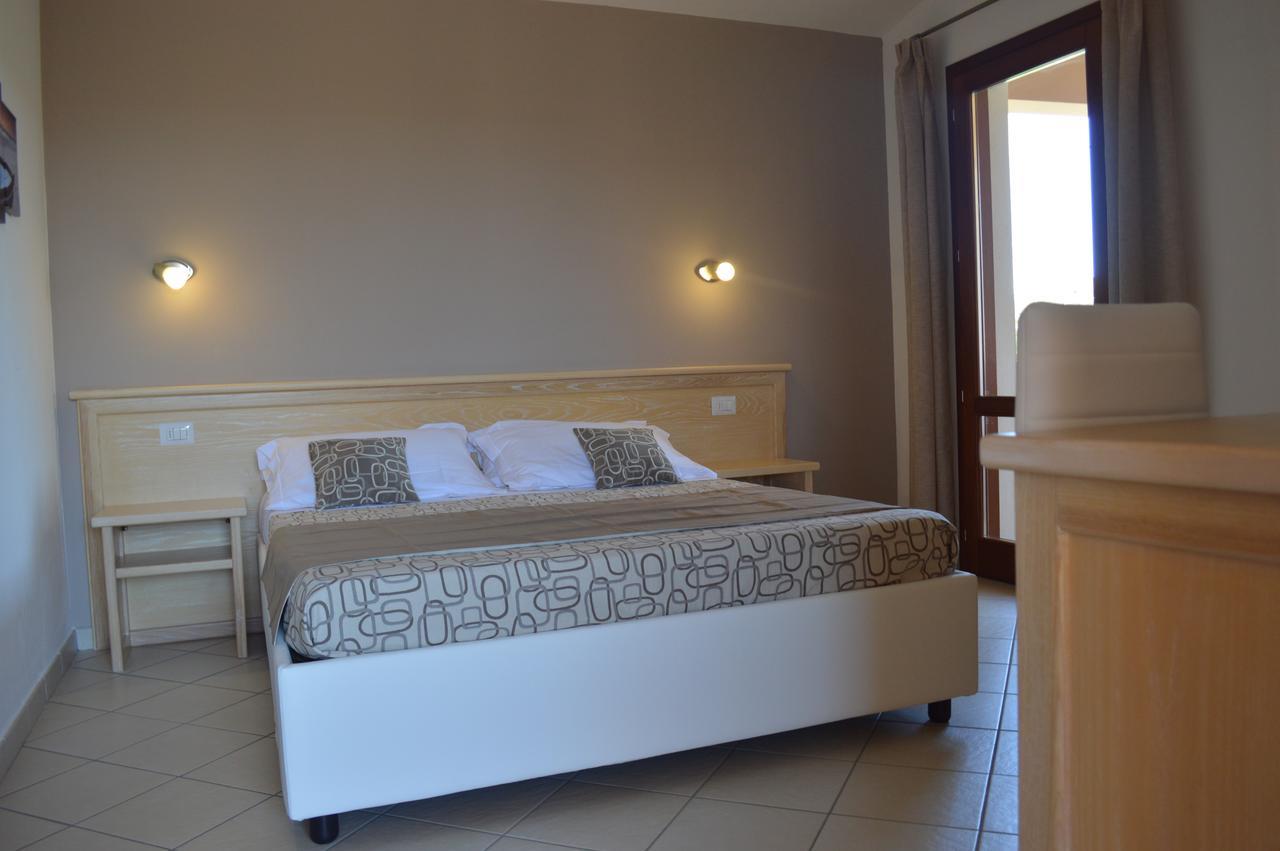 Guest Rooms Affittacamere San Teodoro  Exterior photo