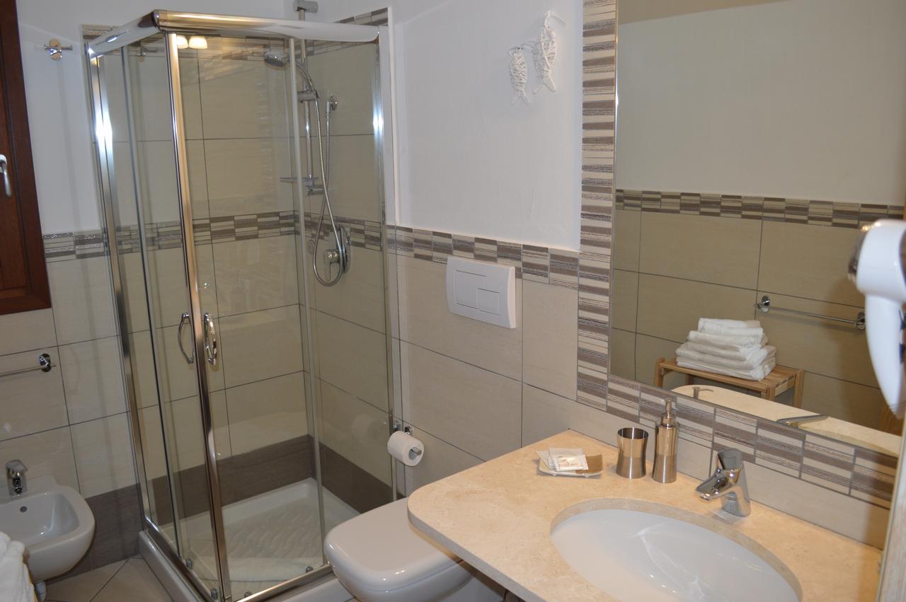 Guest Rooms Affittacamere San Teodoro  Exterior photo