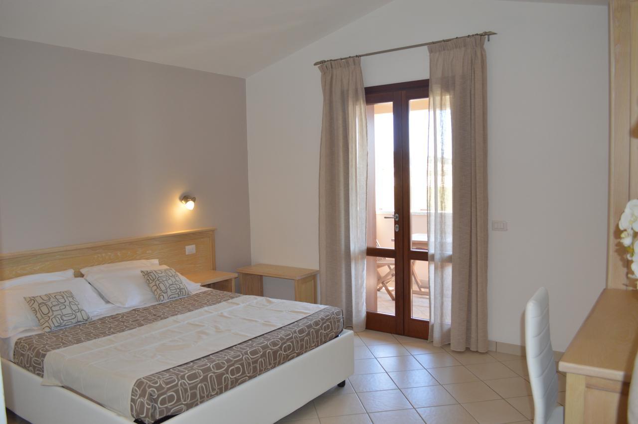Guest Rooms Affittacamere San Teodoro  Exterior photo