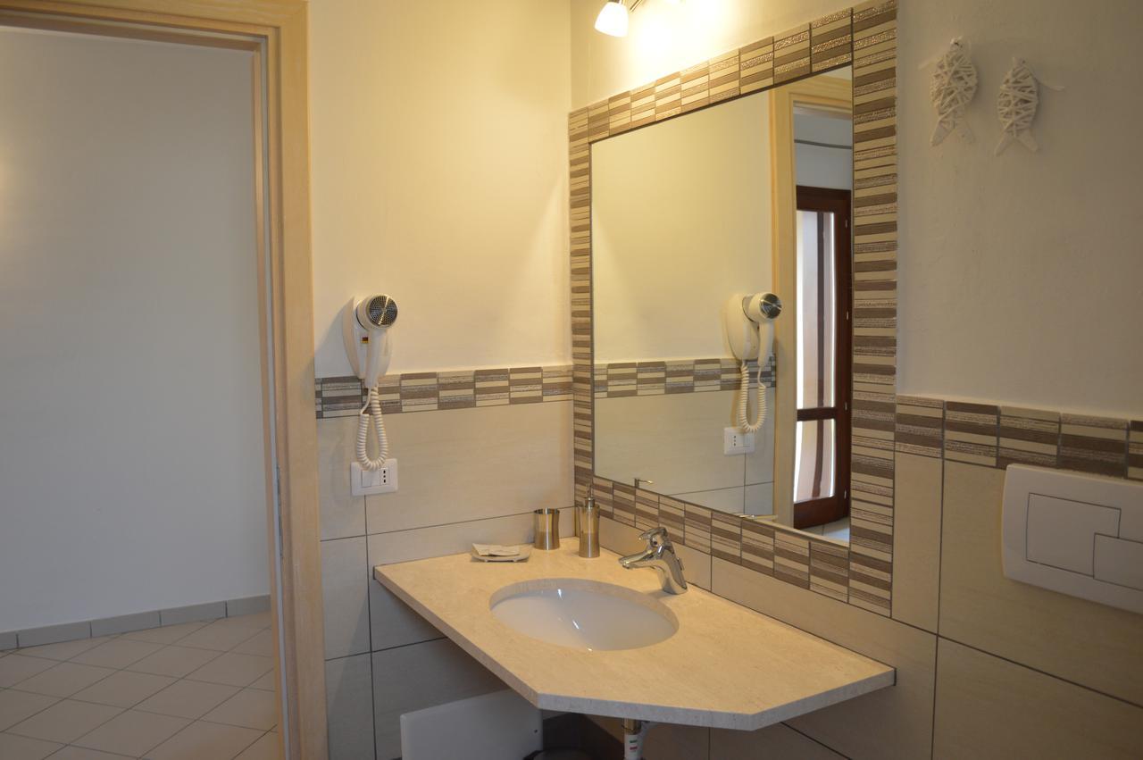 Guest Rooms Affittacamere San Teodoro  Exterior photo