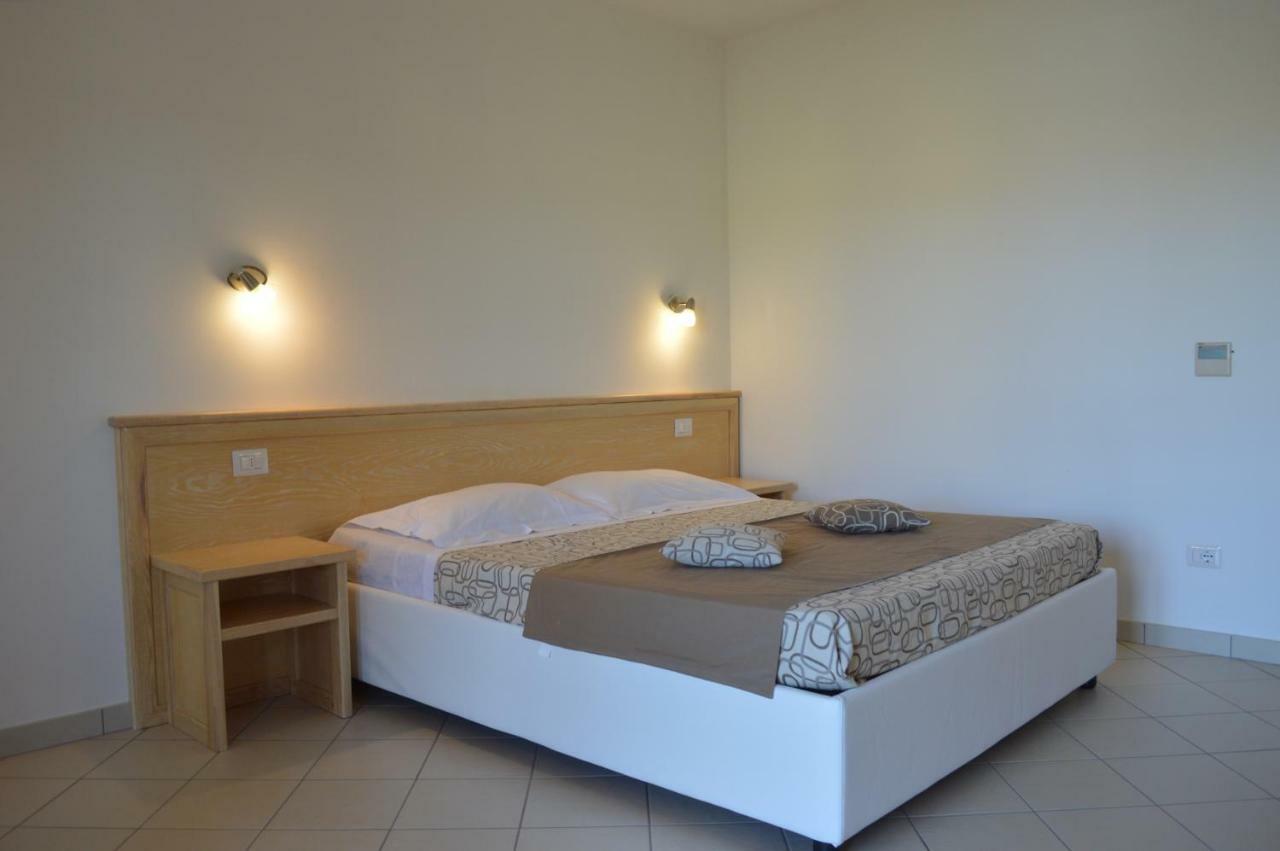 Guest Rooms Affittacamere San Teodoro  Exterior photo